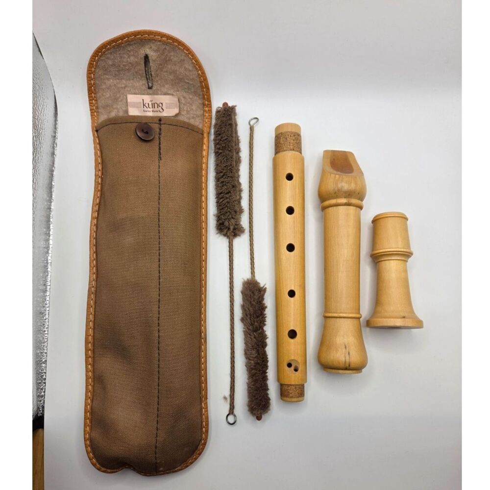 Küng Alto Recorder Pearwood 3-Piece Swiss Made Wood 18.5" w/ Case & Brushes